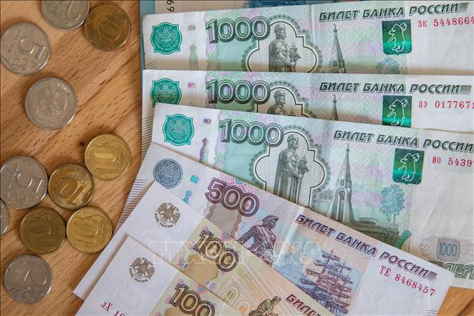 Президент РФ Владимир Путин подписал указ о переводе оплаты экспорта газа в рубли