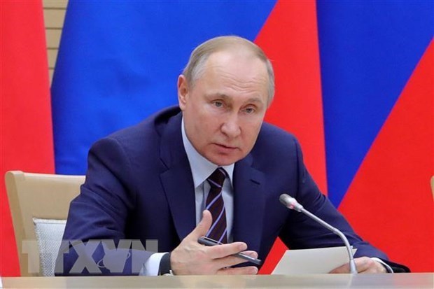 Путин поручил обновить стратегию действий России в ВТО