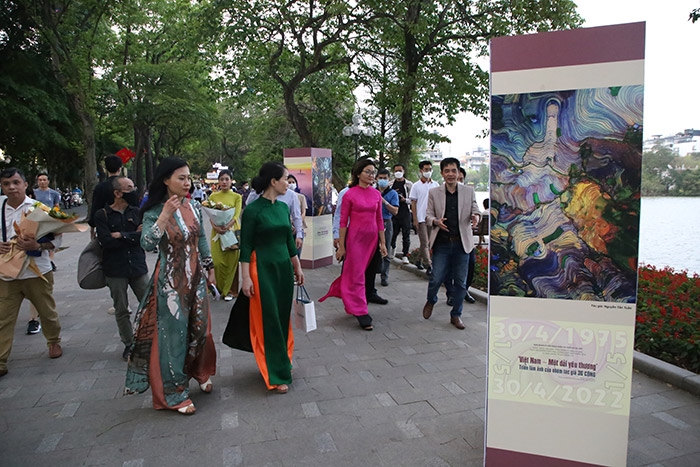 Выставка плакатов к 47-й годовщине Освобождения Юга - воссоединения страны