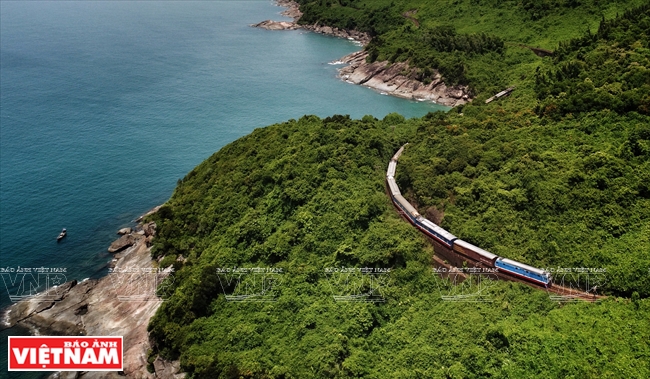 Путешествие на поезде через весь Вьетнам