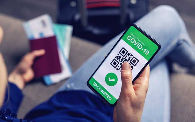 Более 10 миллионов вьетнамцев получили электронные вакцинные паспорта