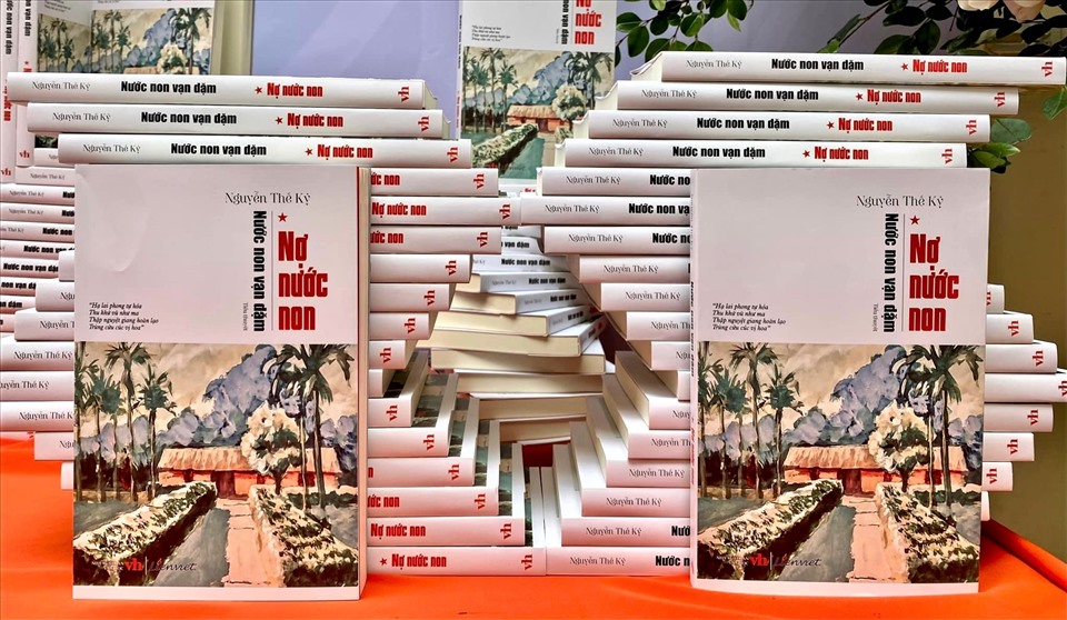 Премьера спектакля «Ныок Нон Ван Дам» о президенте Хо Ши Мине