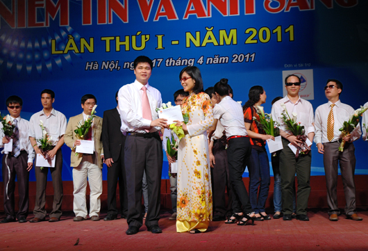 Фестиваль «Вера и свет» — Чествование позитивной деятельности Ханойской ассоциации слепых