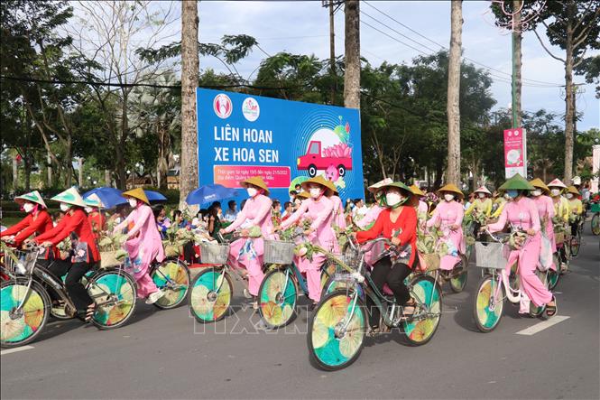 Первый Фестиваль Лотоса в провинции Донгтхап 2022 года