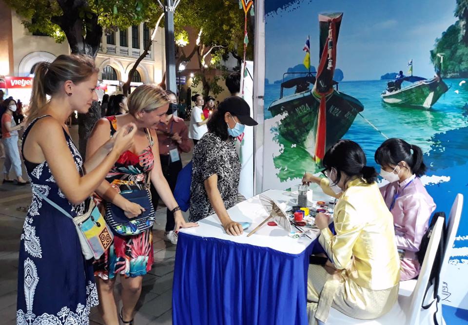 Ханой стремится к приему 7 млн иностранных туристов к 2025 году