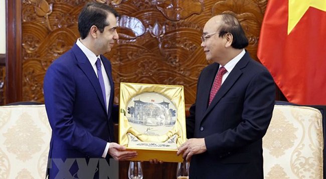 Президент Вьетнама Нгуен Суан Фук принял посла Азербайджана