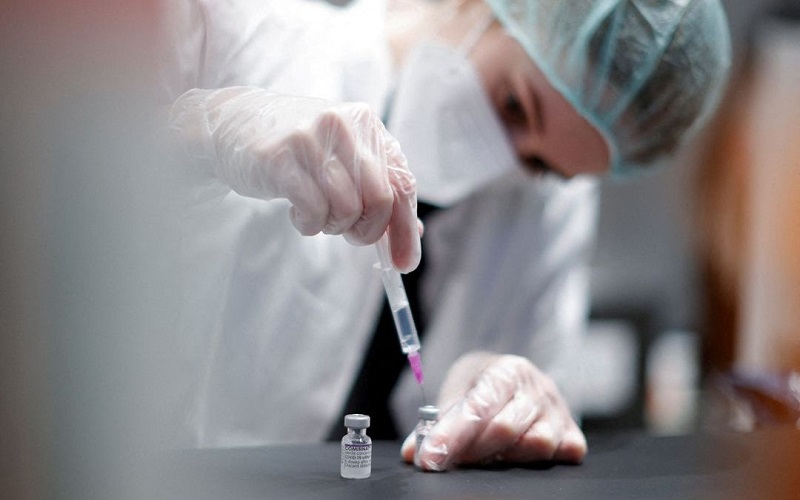 Новая вакцина BioNTech Pfizer дает положительный результат по предотвращению штамма Омикрон