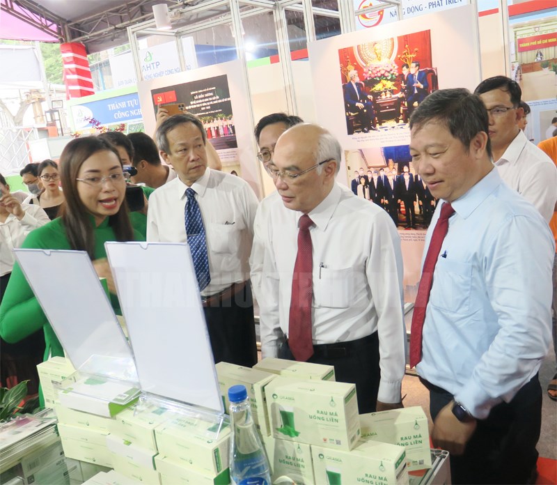 Открылась выставка «Социально-экономические достижения города Хошимина и успехи радио «Голос жителей Хошимина»»