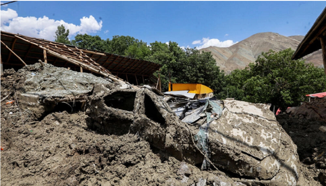 Президент Нгуен Суан Фук направил послание с соболезнованиями президенту Эбрагиму Раиси в связи с наводнением в Иране