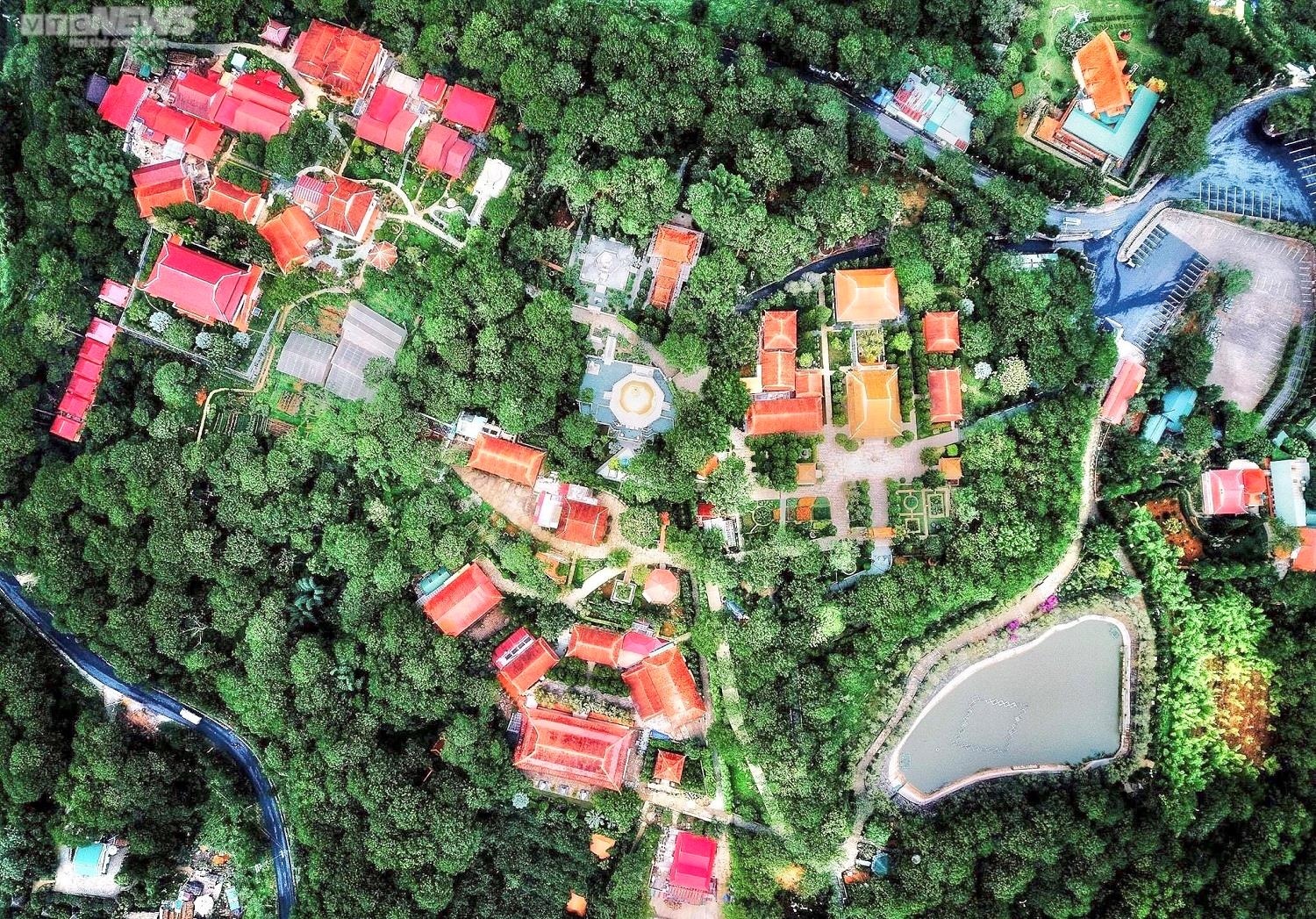 Монастырь Чук Лам в Далате