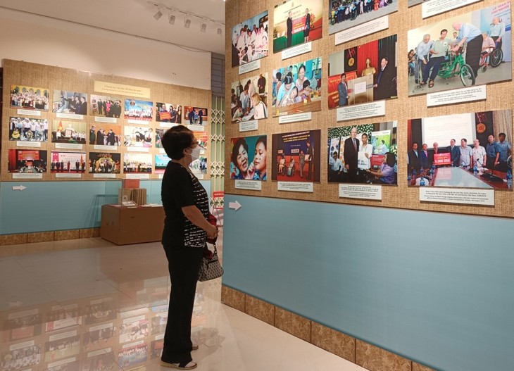 Выставка «Оранж- совесть и справедливость»