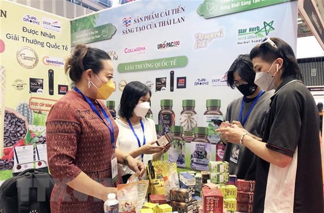 Эксперт Тайланда призывает к инвестициям во Вьетнам и Индию