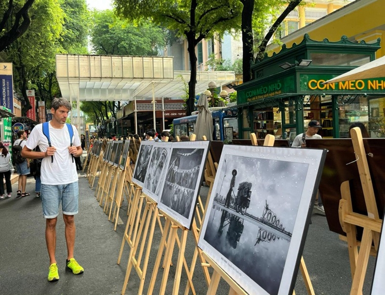 Выставка «Впечатляющие моменты в профилактике и борьбе с COVID-19»