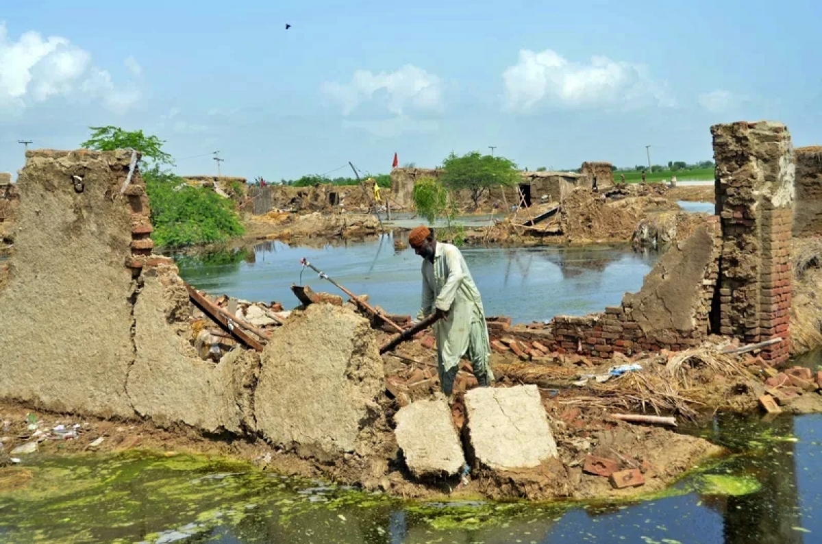 Сильные дожди и наводнение в Пакистане привели к гибели многих людей