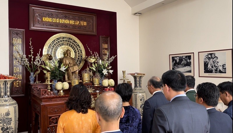 Посольство Вьетнама во Франции провело мероприятие в память о президенте Хо Ши Мине по случаю Дня независимости Вьетнама