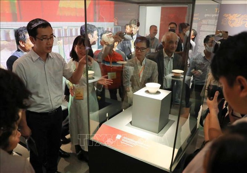 Знакомство с сокровищами Императорской цитадели Тханглонг