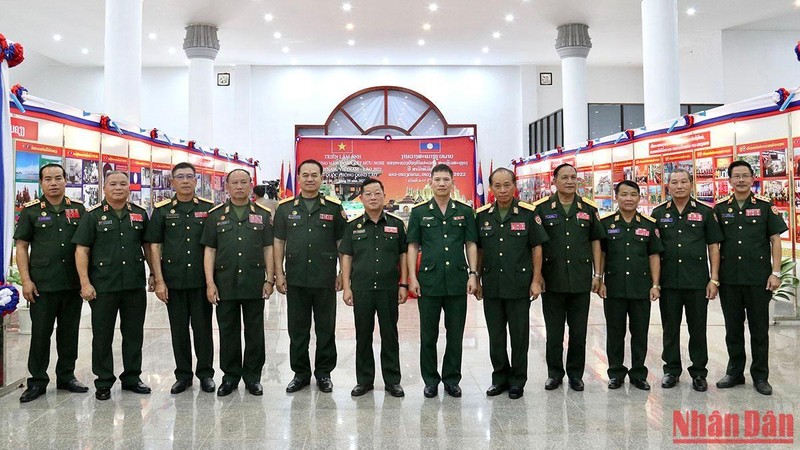 Открылась фотовыставка, посвященная Году солидарности и дружбы между Лаосом и Вьетнамом-2022