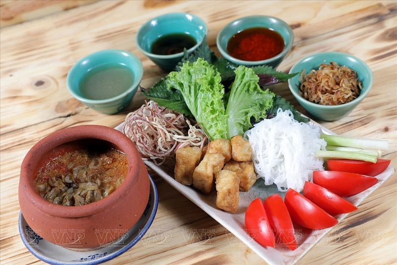 Вьетнамский крабовый суп с лапшой