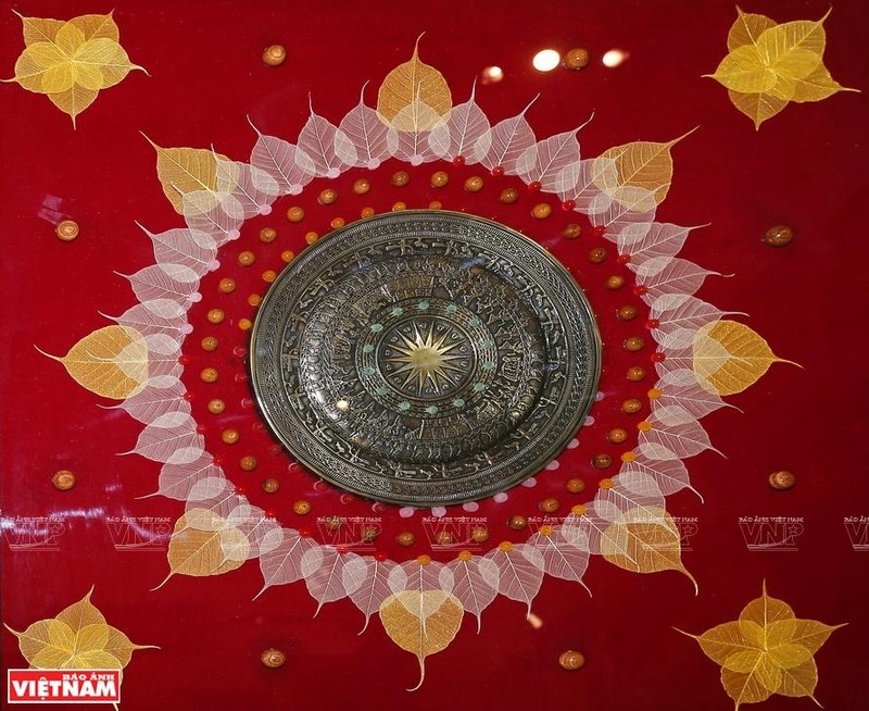 Картины из листьев дерева бодхи