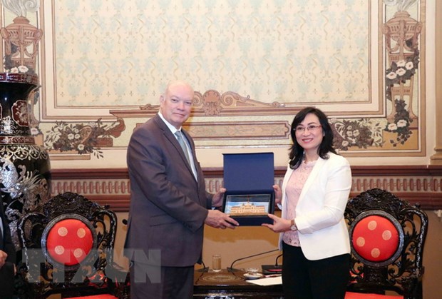 Руководители города Хошимина приняли министра внешней торговли и иностранных инвестиций Кубы