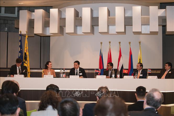 Вьетнам готов развивать связи между Фландрией и Меконгом