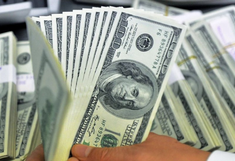 Курс доллара США достиг рекордно высокого пика в 24 000 вьетнамских донгов