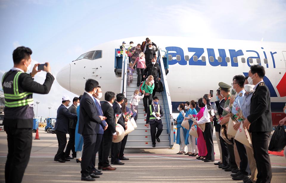 Выручка от туризма достигла 10 800 млрд донгов, благодаря чему маршрут вновь открыт для приема туристов из России