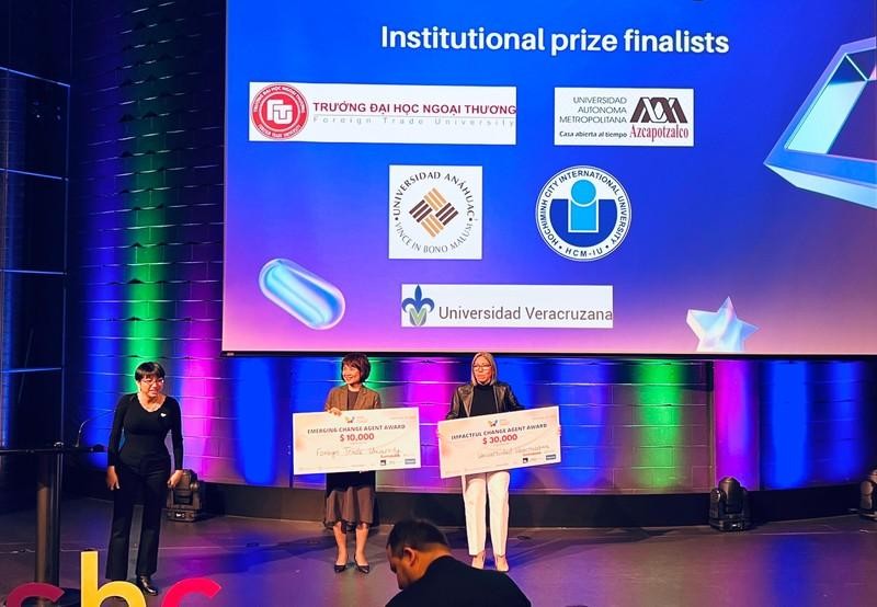 Вьетнамский университет завоевал множество наград на конкурсе Создания социального бизнеса