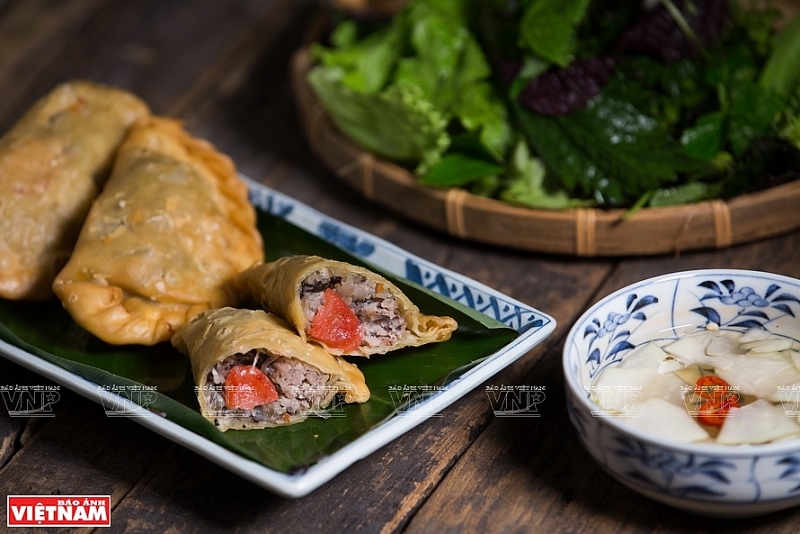 Пирог гой на улице Ликуоксы Ханой