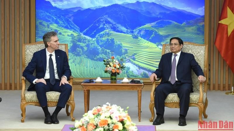 Премьер-министр Фам Минь Тьинь принял Вице-президента американской корпорации AES