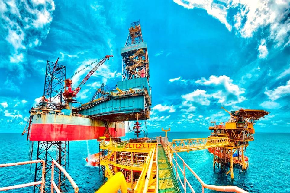 Совместное российско-вьетнамское предприятие приняло первый поток нефти со второй буровой установки месторождения Катам