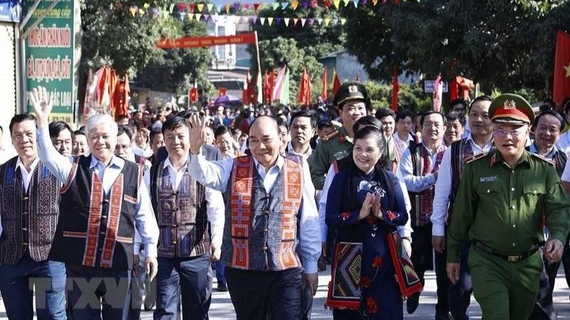 Президент Нгуен Суан Фук принял участие в церемонии празднования Дня великого национального единства в провинции Лайтяу