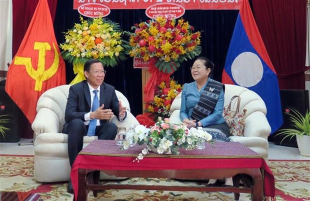 Руководитель города Хошимина поздравил генерального консула Лаоса с Днём независимости