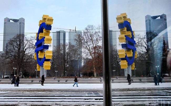 В еврозоне впервые за полтора года начала падать инфляция