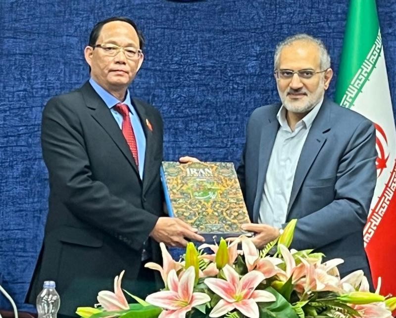 Зампредседателя НС Чан Куанг Фыонг встретился с руководителями Ирана
