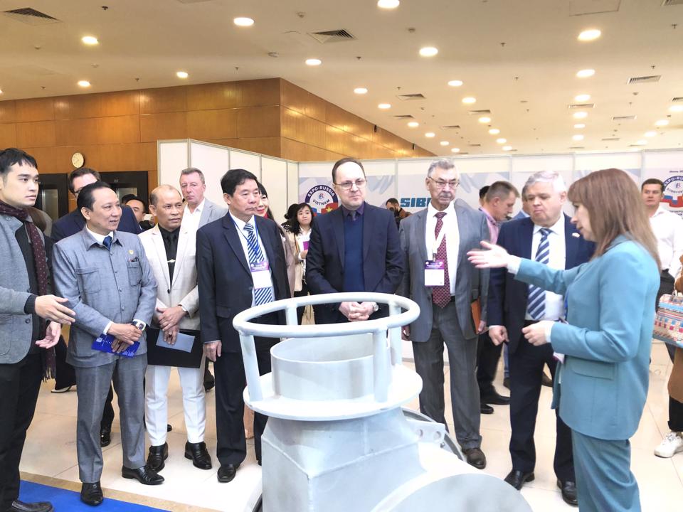 Официально открылась 4-я выставка Вьетнам-Россия -2022