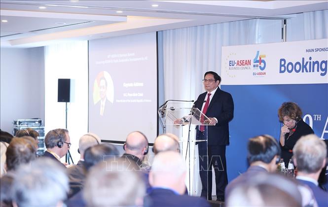 Премьер министр Вьетнама принял участие в бизнес-саммите АСЕАН-ЕС
