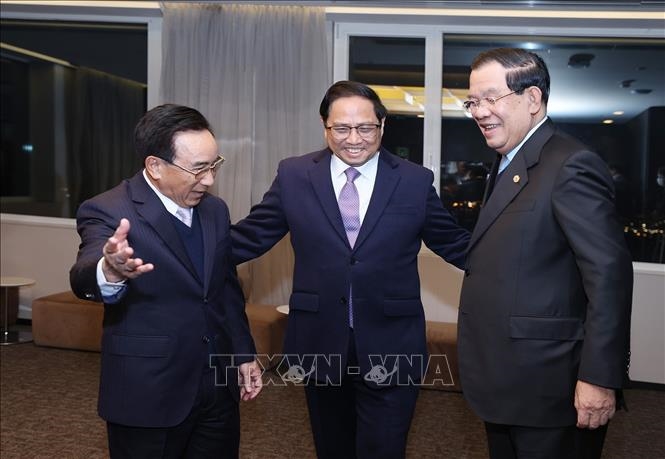 Трёхсторонняя встреча между главами правительств Вьетнама, Лаоса и Камбоджи