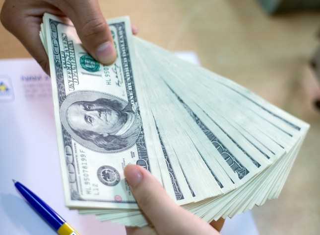 Объем денежных переводов эмигрантов в город Хошимин оценивается в 6,8 млрд долларов