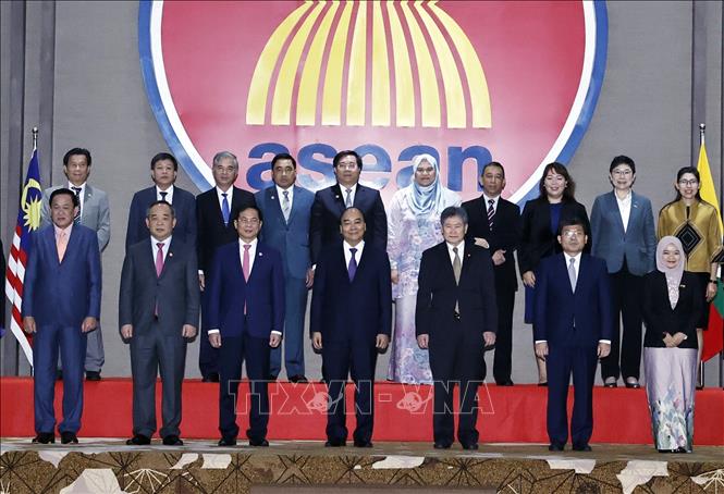 Вьетнам придает особо важное значение отношениям с АСЕАН