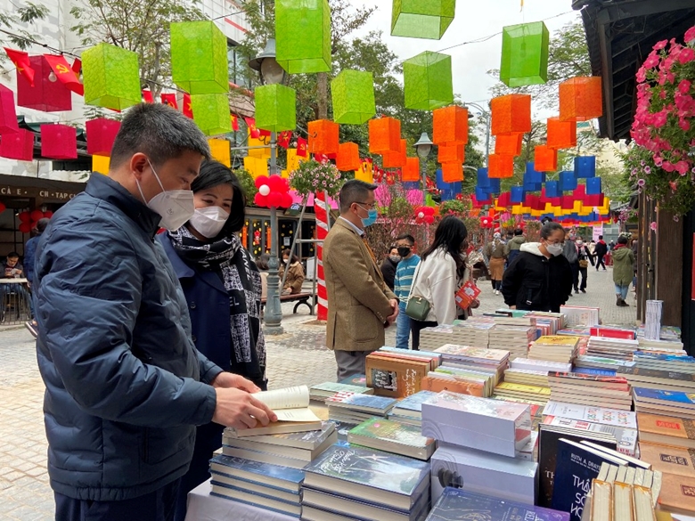 Программа «Книжная улица выходного дня» в Ханое