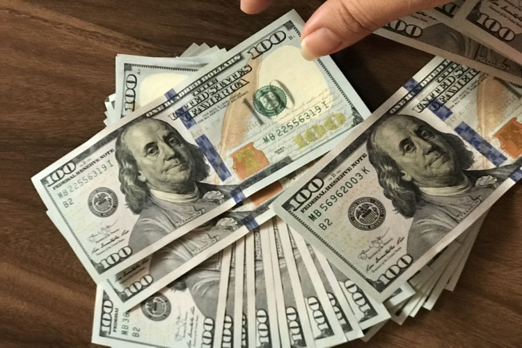 Денежные переводы из-за рубежа способствуют развитию г Хошимина