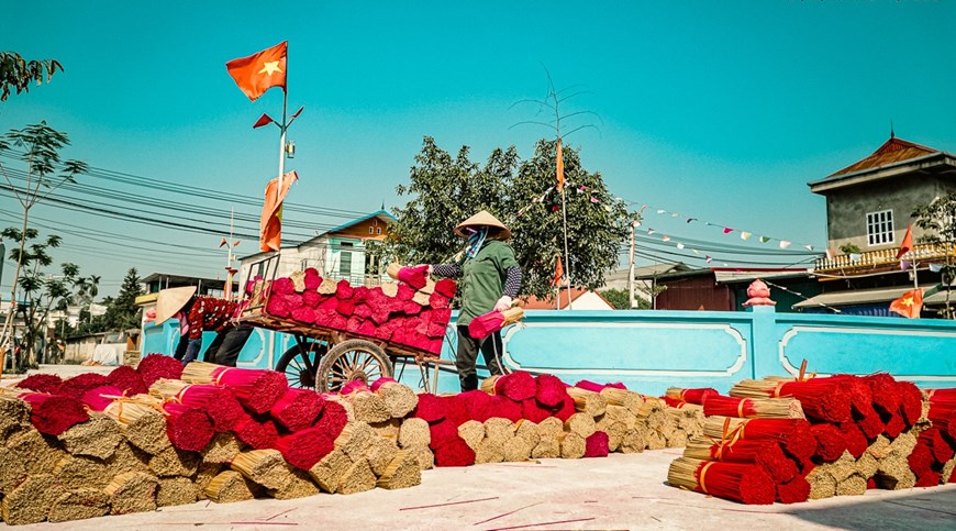 Ремесленная деревня по изготовлению благовоний Куангфукау в предновогодние дни
