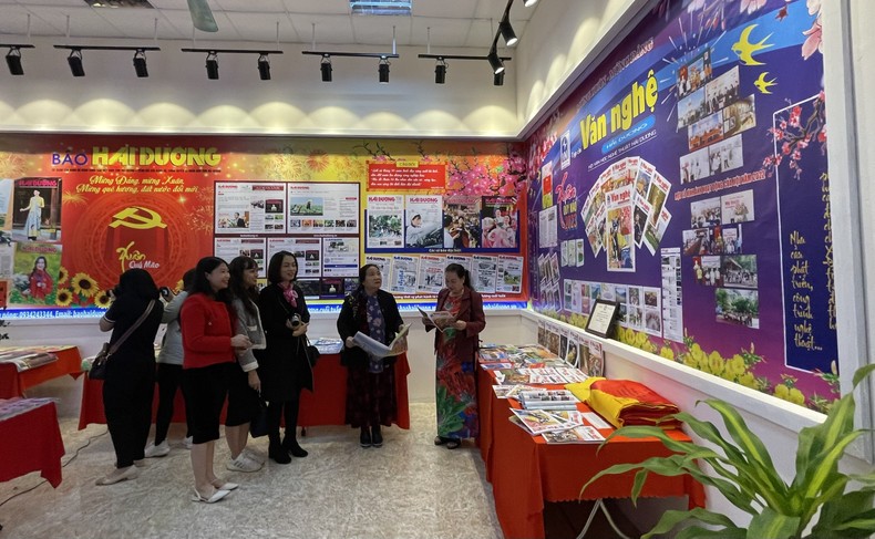 Выставка, посвященная Партии, весне и Газетный фестиваль Лунного Нового года 2023 в Хайзыонг