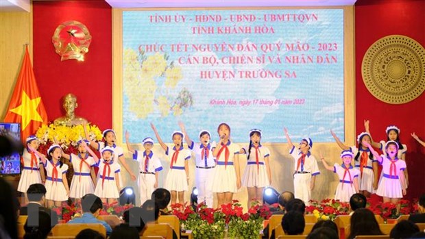 Новогодние пожелания жителям и солдатам Чыонгша