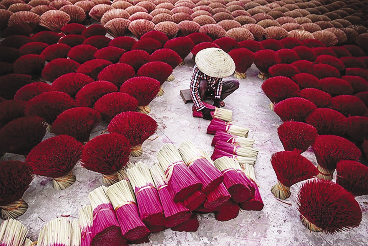 Черные ароматные благовония из деревни Чоа