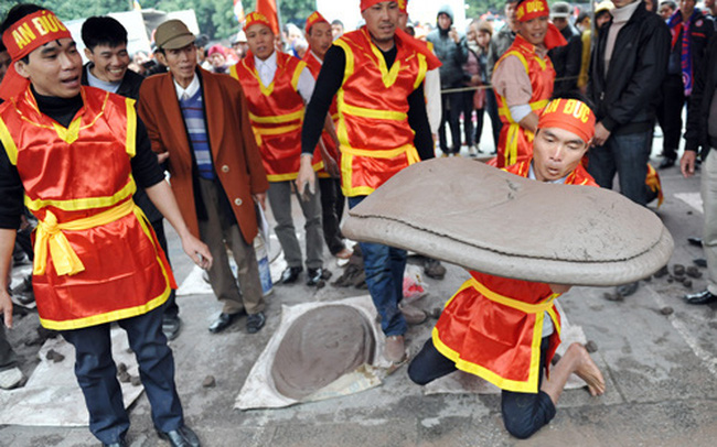 Уникальная народная игра - земляные фейерверки