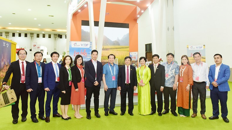 Послание «Жить полной жизнью во Вьетнаме» на Международной туристической выставке TRAVEX – 2023