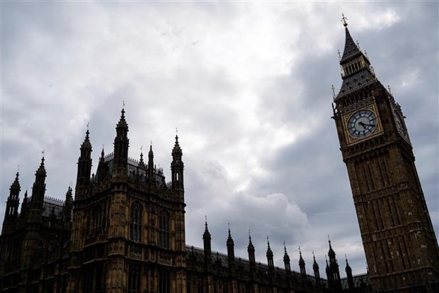 Великобритания продлила процесс формирования правительства в Северной Ирландии еще на год