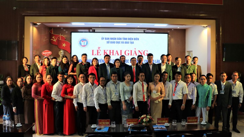 Дьенбьен открыла курс обучения вьетнамскому языку для лаосских студентов